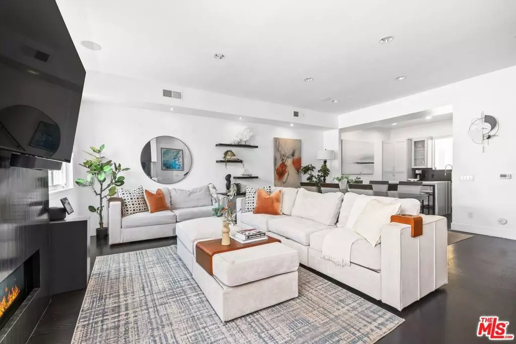Marina Del Rey, CA 90292,32 Galleon ST