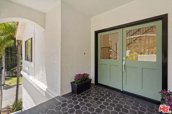 Woodland Hills, CA 91364,22960 Cass AVE