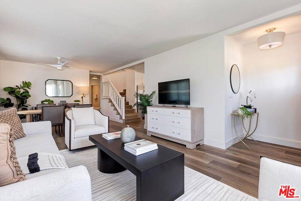 Los Angeles, CA 90066,4417 Campbell DR