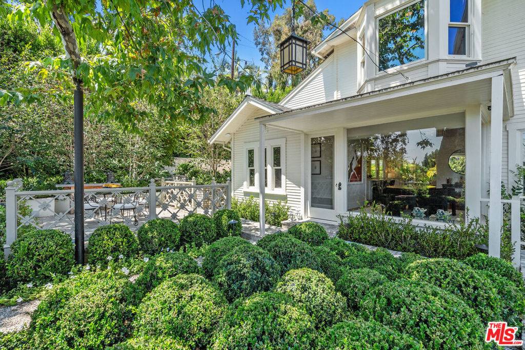 1231 Hilldale AVE, Los Angeles, CA 90069