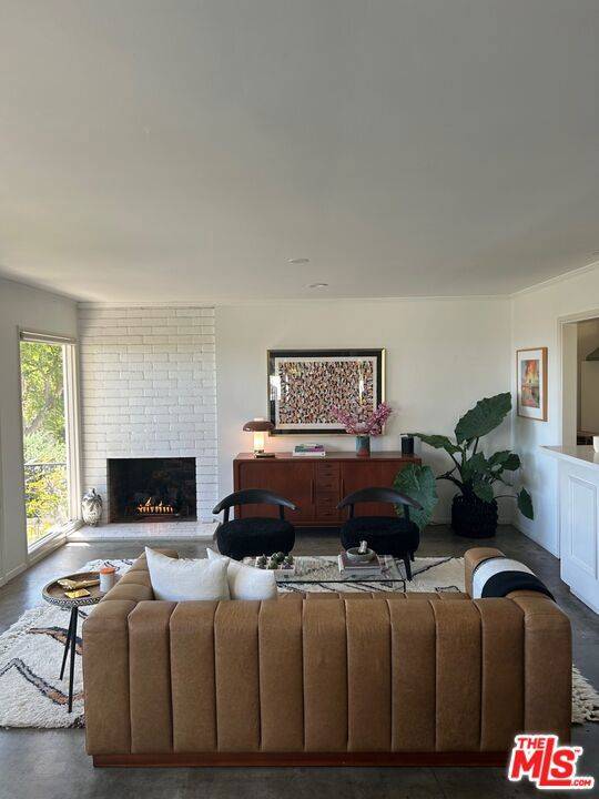 Los Angeles, CA 90069,1676 Marmont AVE