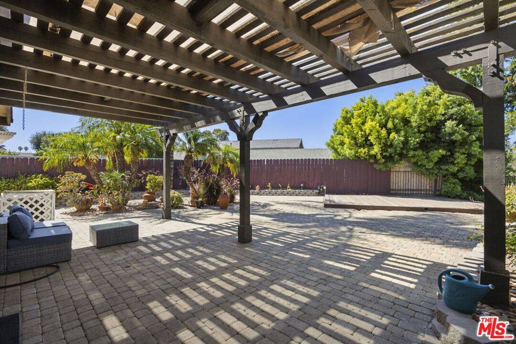 Agoura Hills, CA 91301,6005 Hackers LN