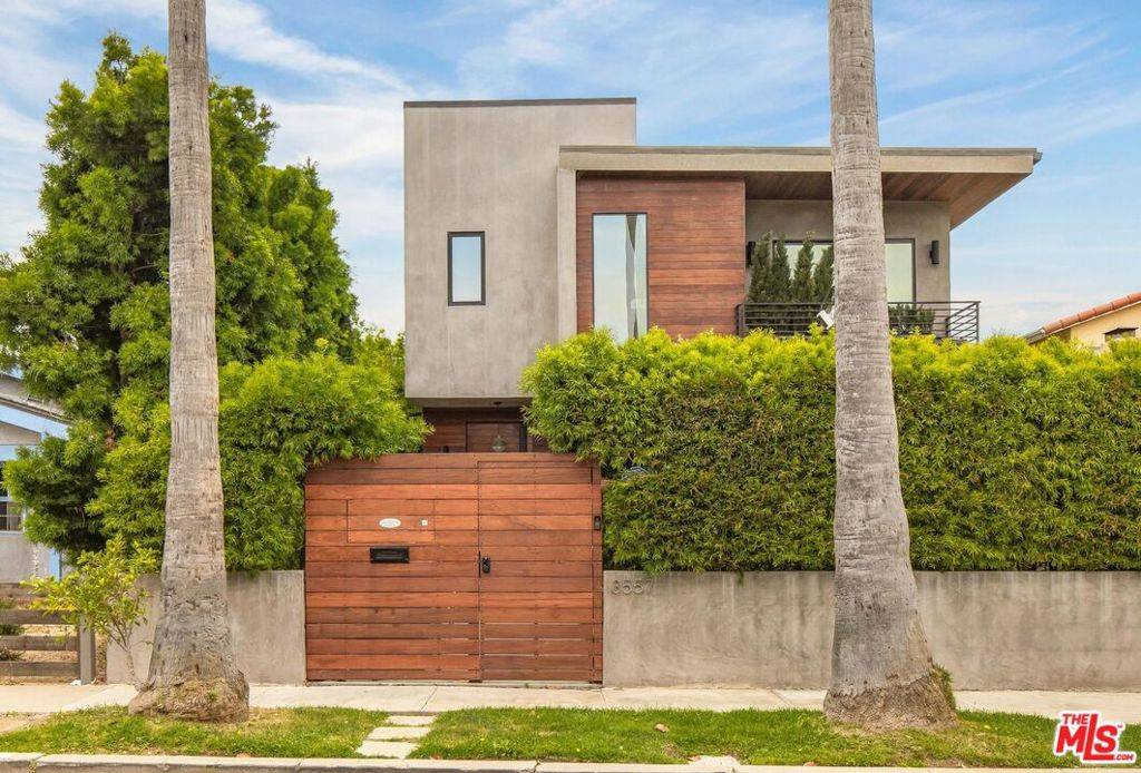 3557 Ashwood AVE, Los Angeles, CA 90066