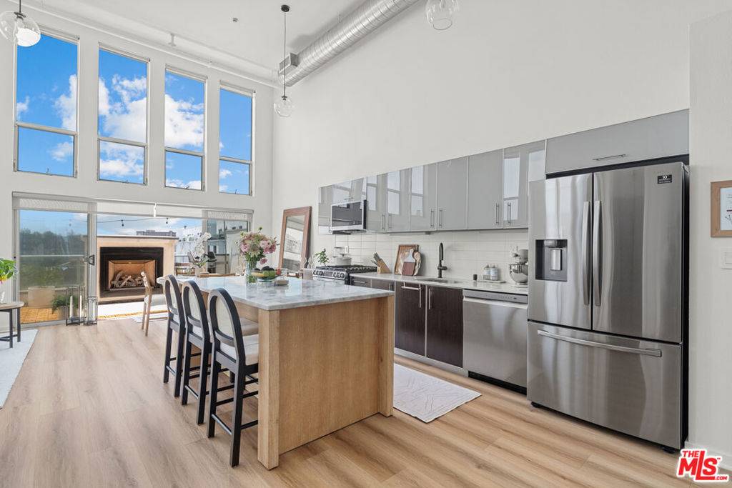 Marina Del Rey, CA 90292,4215 Glencoe AVE #417