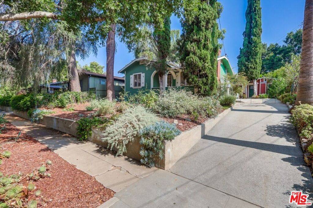 Pasadena, CA 91104,1105 E Claremont ST