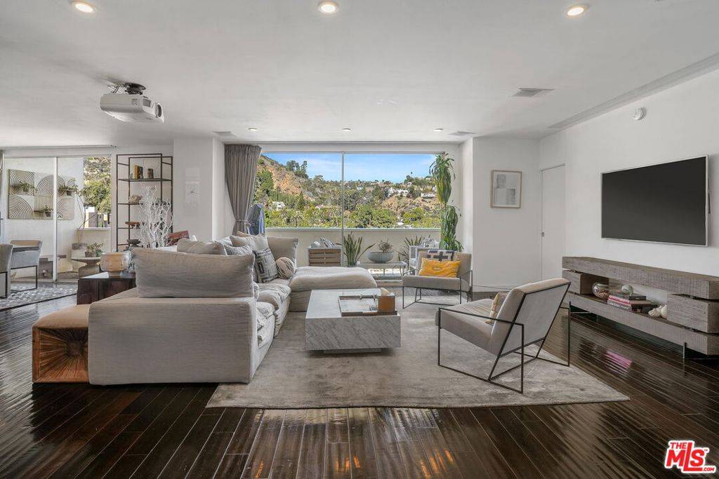 7250 Franklin AVE #1203, Los Angeles, CA 90046