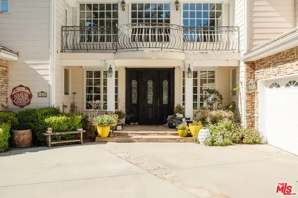 Calabasas, CA 91302,4244 Balcony DR