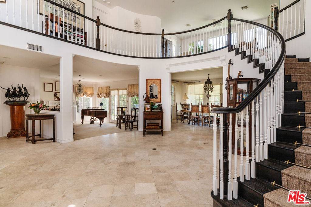 Calabasas, CA 91302,4244 Balcony DR