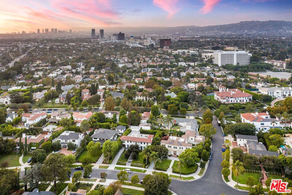 Los Angeles, CA 90005,69 Fremont PL
