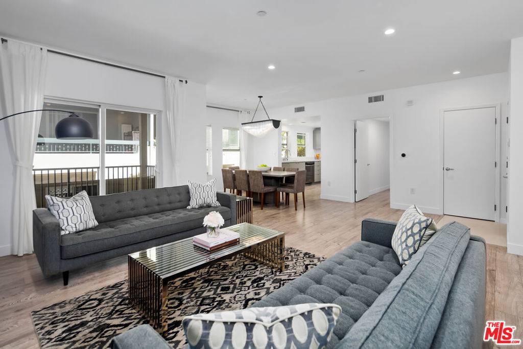 1420 N Laurel AVE #201, West Hollywood, CA 90046