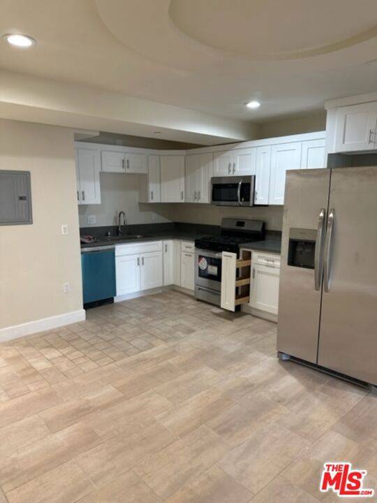 Los Angeles, CA 90025,1446 Armacost AVE #107