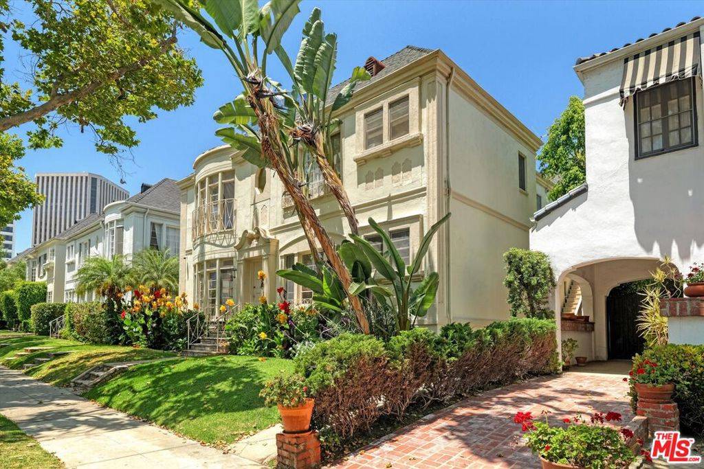 9945 Robbins DR #101, Beverly Hills, CA 90212