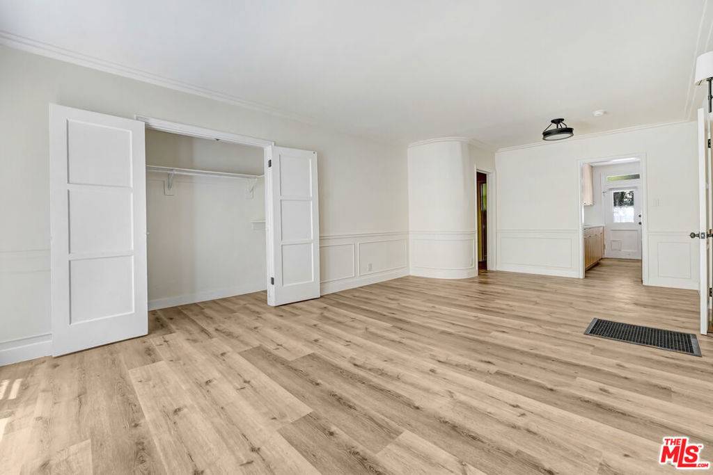 Beverly Hills, CA 90212,308 S Reeves DR #310A