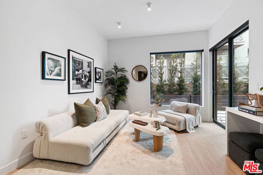 Los Angeles, CA 90034,3667 Keystone AVE #230
