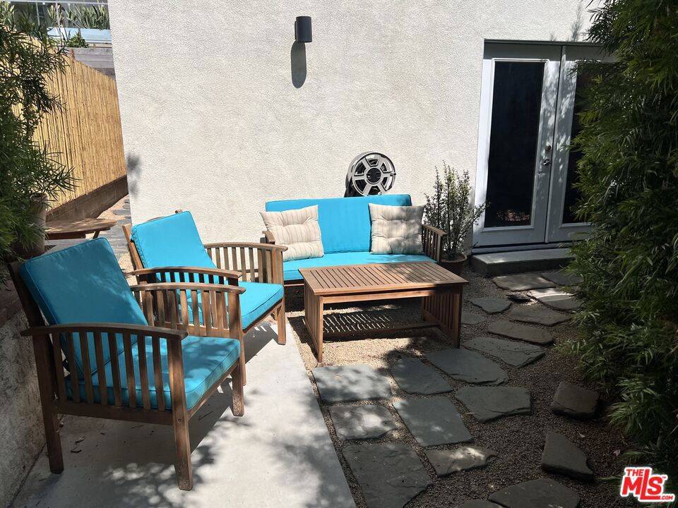 West Hollywood, CA 90048,506 1/2 N Croft AVE