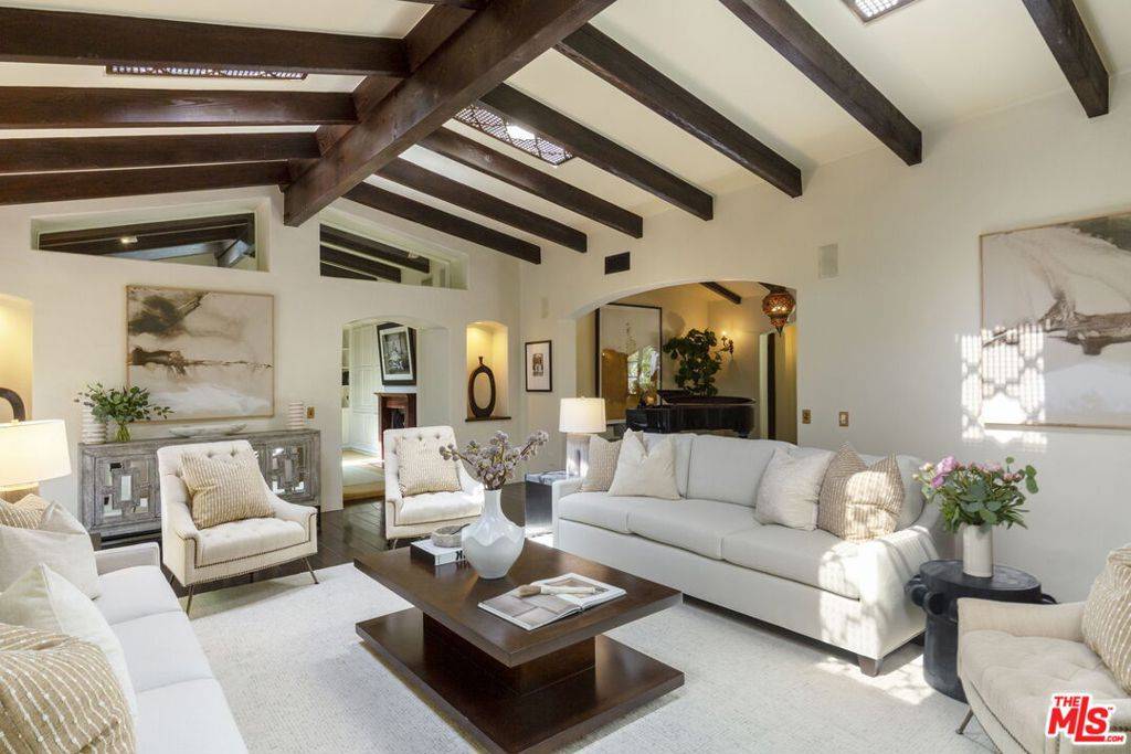 Malibu, CA 90265,27403 Pacific Coast HWY