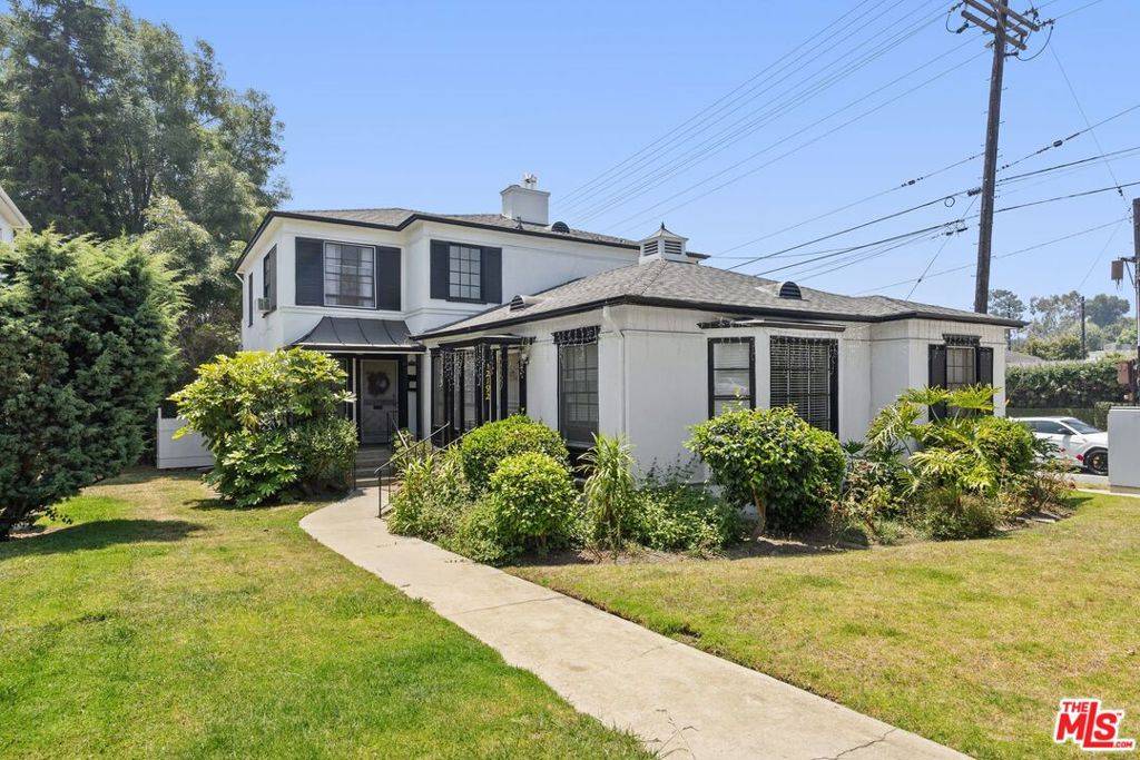 12188 W Sunset BLVD, Los Angeles, CA 90049