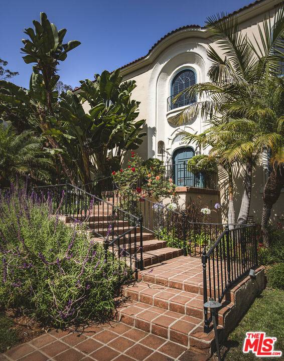 Los Angeles, CA 90027,2250 N Berendo ST