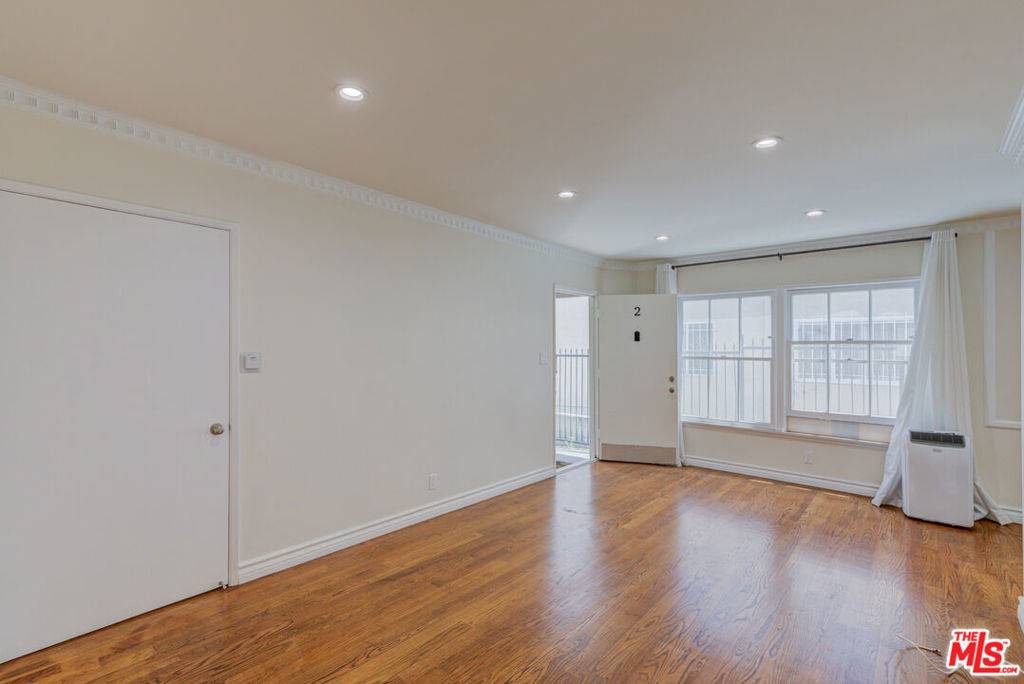 Los Angeles, CA 90046,1643 N Formosa AVE #2