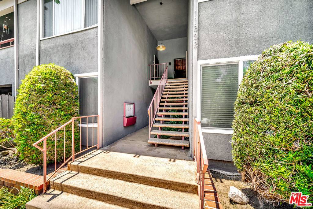 Los Angeles, CA 90025,11563 Nebraska AVE #5