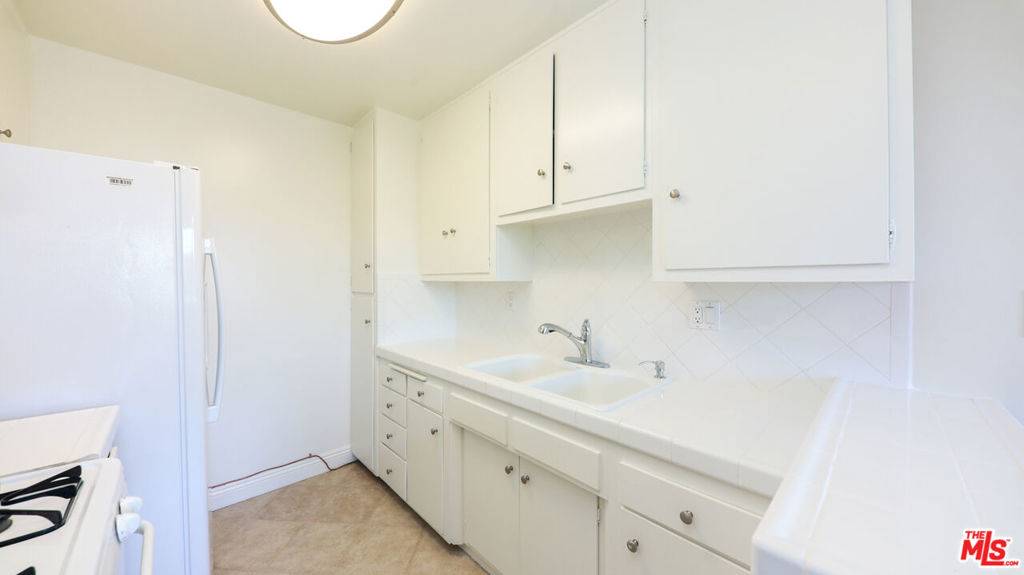 West Hollywood, CA 90046,7548 W HAMPTON AVE #304