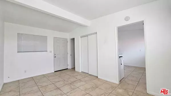 Desert Hot Springs, CA 92240,66327 7th ST #4