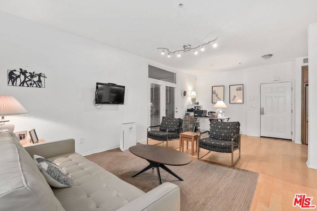 Playa Vista, CA 90094,13044 Pacific #107