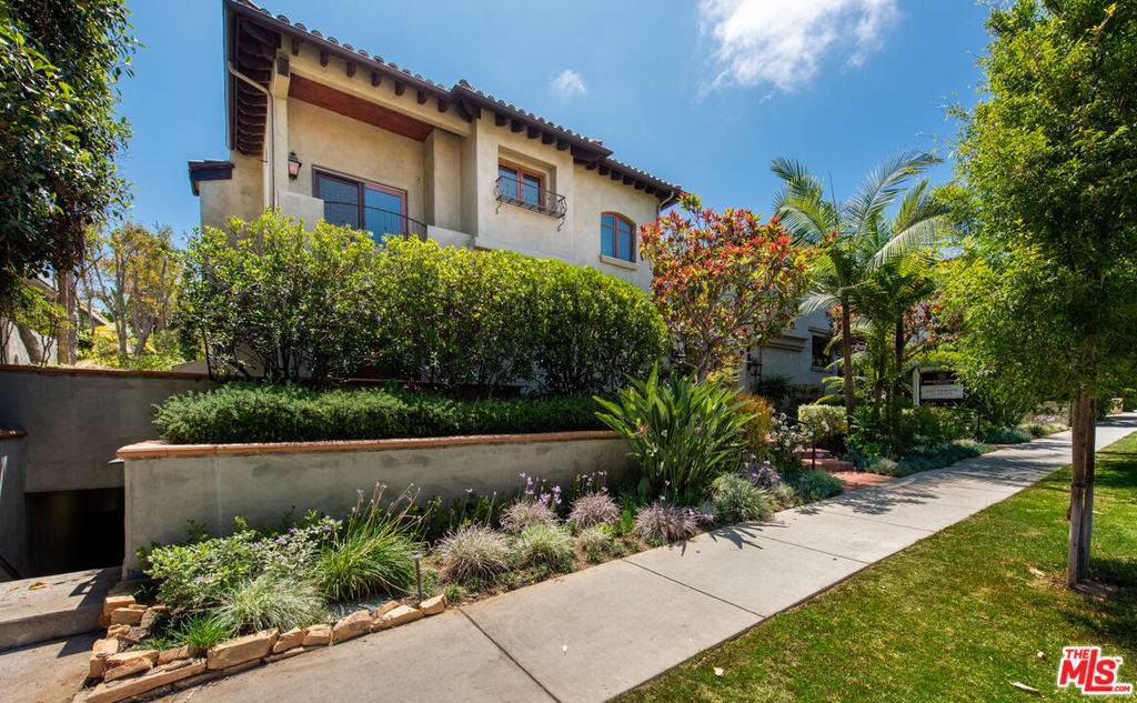 Santa Monica, CA 90403,838 16th ST #5