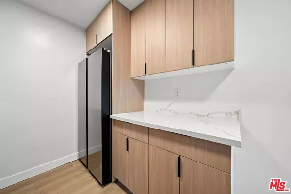 Santa Monica, CA 90402,305 San Vicente BLVD #104