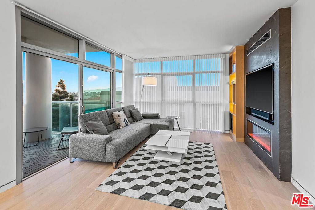 Marina Del Rey, CA 90292,13700 MARINA POINTE DR #617