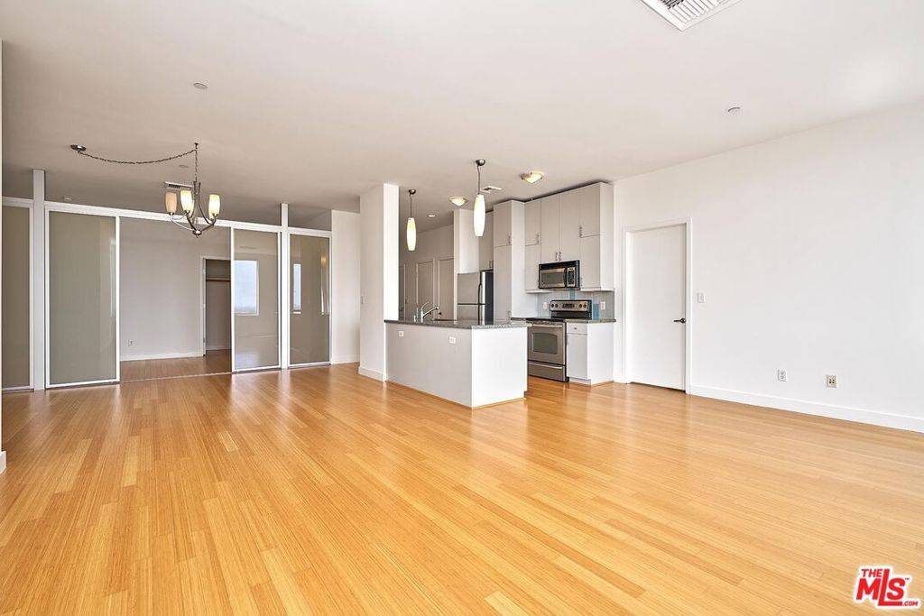 Los Angeles, CA 90010,3810 Wilshire BLVD #1512
