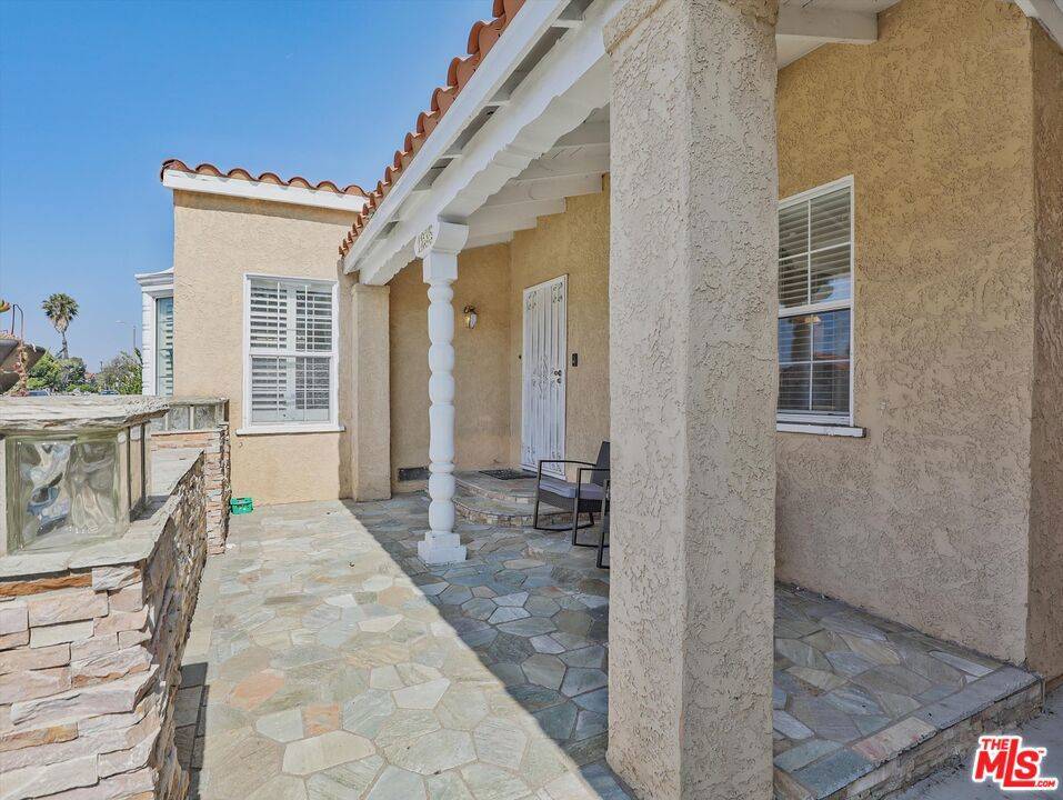 Los Angeles, CA 90044,1235 W 82nd ST