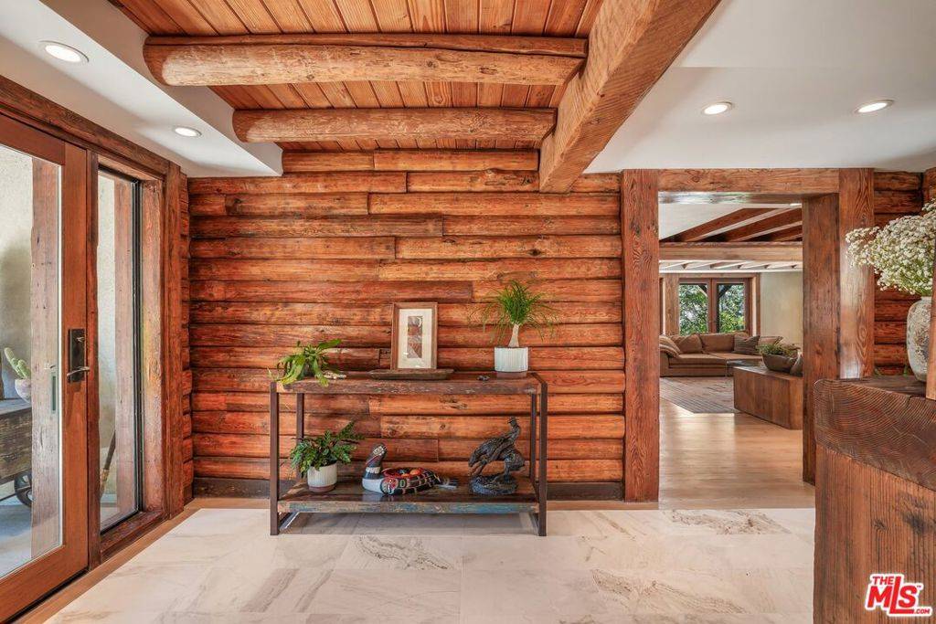 West Hills, CA 91304,7336 Studio RD