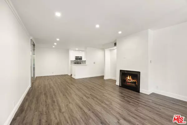 West Hollywood, CA 90069,8535 W West Knoll DR #208