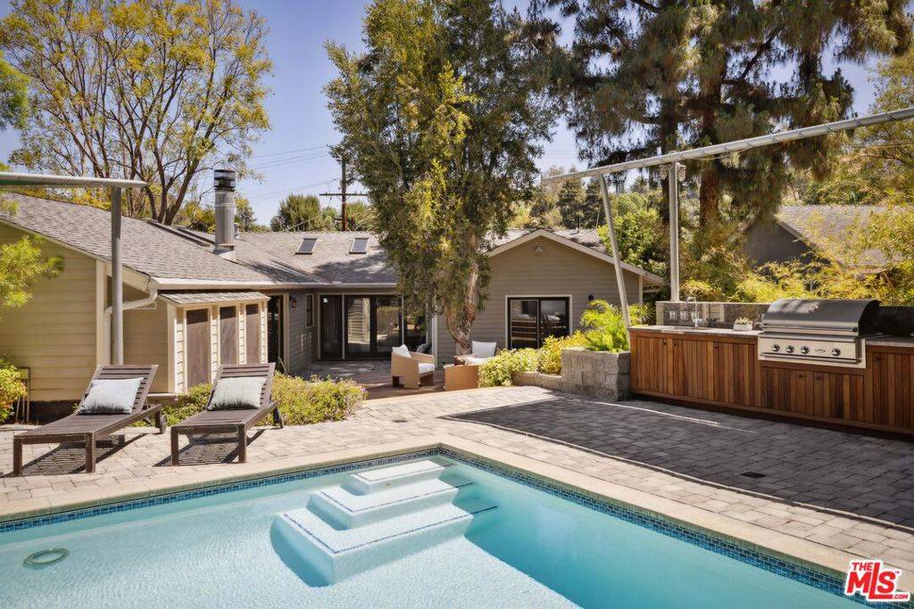 Woodland Hills, CA 91364,4883 Excelente DR