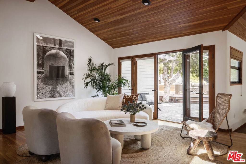 Woodland Hills, CA 91364,4883 Excelente DR