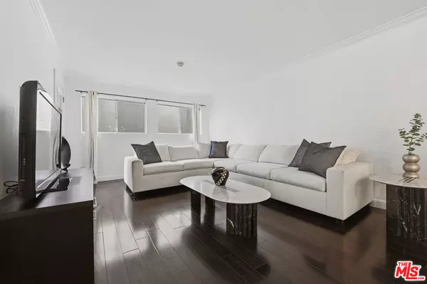 Los Angeles, CA 90034,10732 Woodbine ST #3