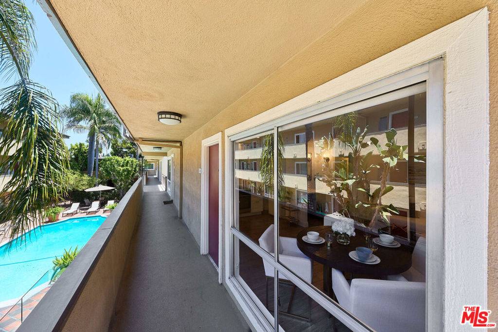 West Hollywood, CA 90069,970 Palm AVE #221