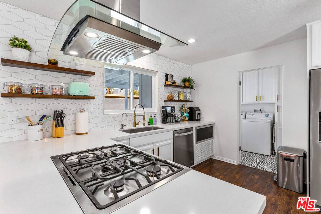 Palm Springs, CA 92262,980 N Buttonwillow CIR