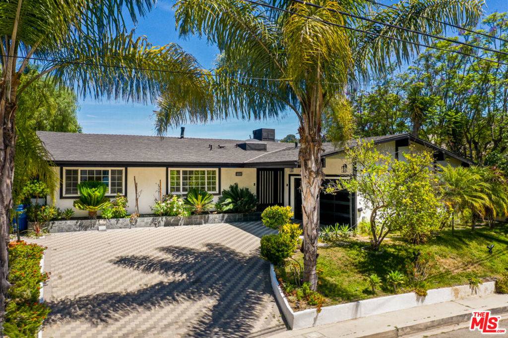 Encino, CA 91436,3650 Sapphire DR
