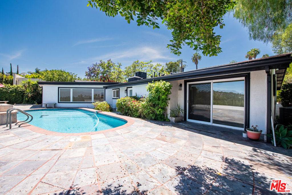 3650 Sapphire DR, Encino, CA 91436