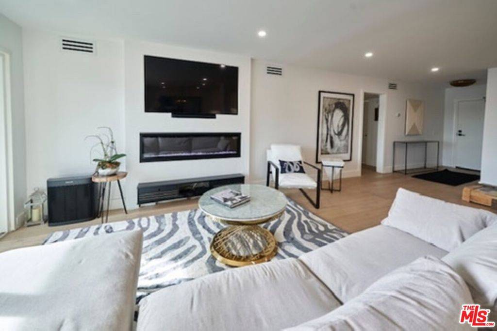 West Hollywood, CA 90069,1121 N Olive DR #115