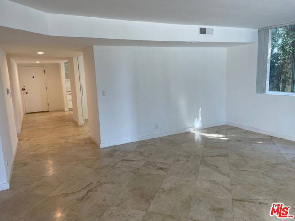 Beverly Hills, CA 90210,9297 Burton WAY #1