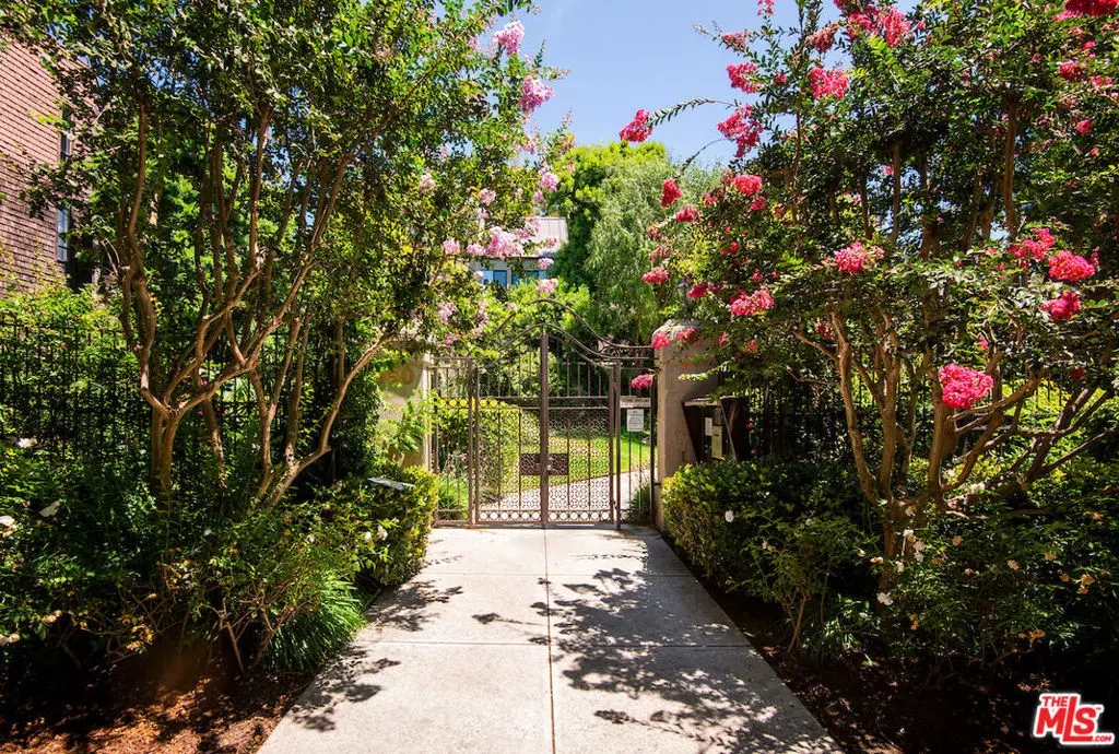West Hollywood, CA 90069,950 N Kings RD #223