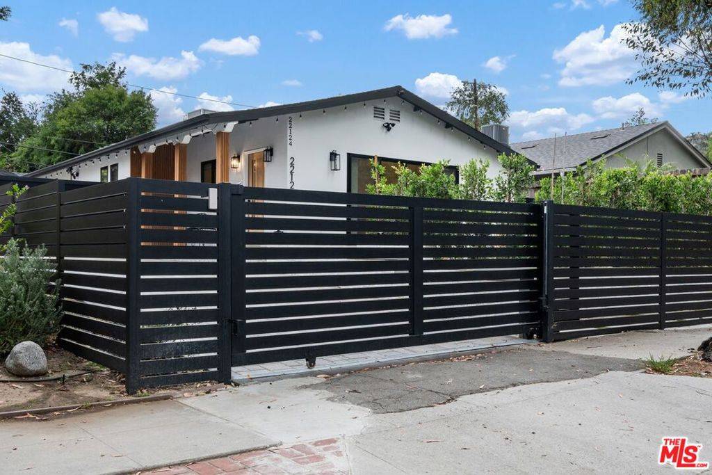 Woodland Hills, CA 91364,22126 De La Osa ST