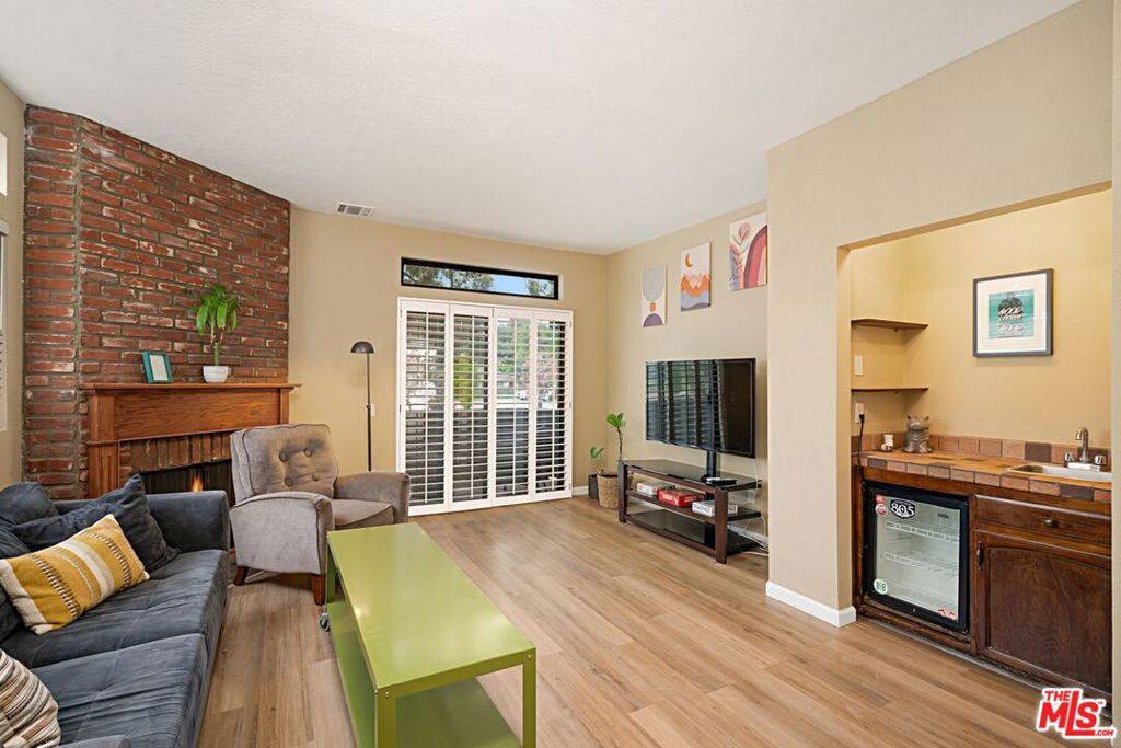 Valley Village, CA 91607,12053 Emelita ST #8