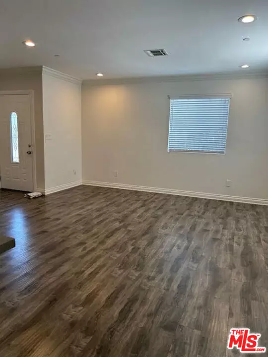 Los Angeles, CA 90026,529 N Benton WAY