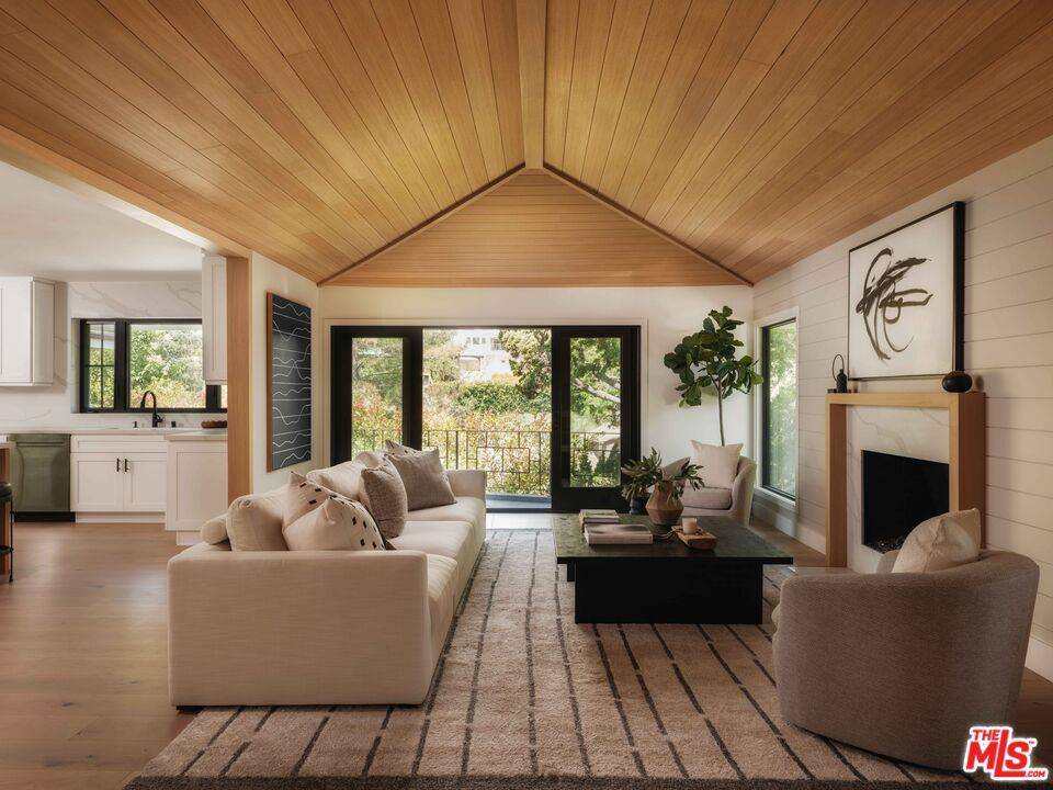 Sherman Oaks, CA 91423,4181 Weslin AVE