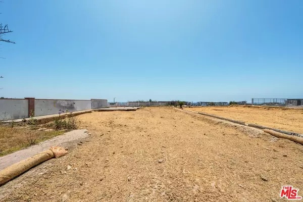 Malibu, CA 90265,18348 Clifftop WAY