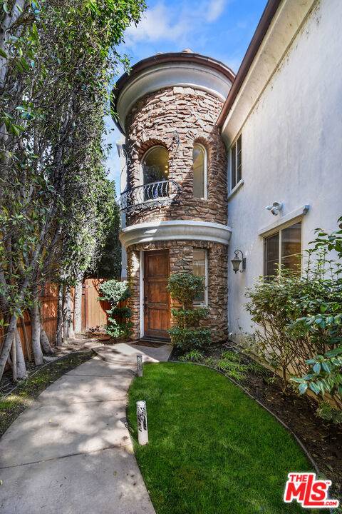 Sherman Oaks, CA 91403,15525 Morrison ST